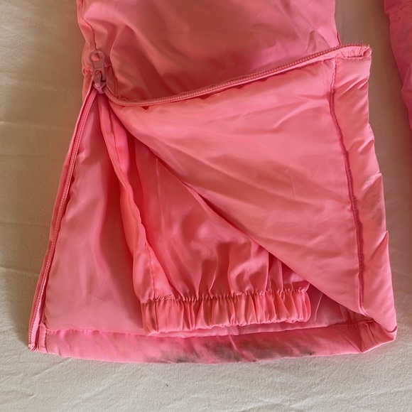 Girl’s 6X pink snow pants with Bob and shoulder straps - Picture 6 of 8